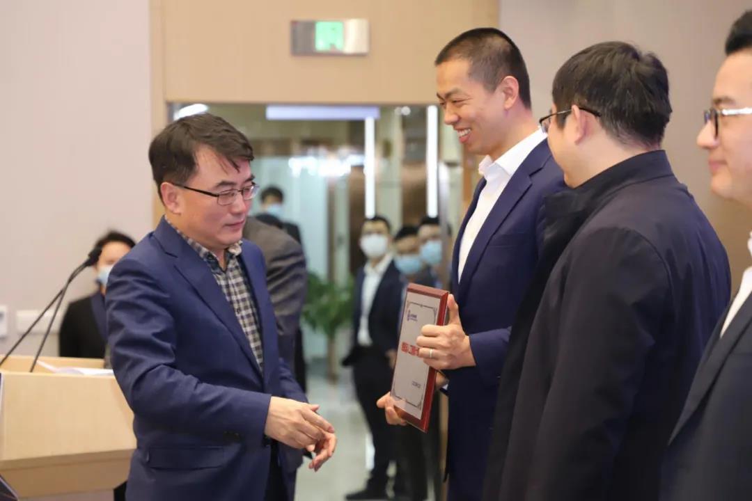 鯤云科技全力打造“數(shù)據(jù)流人工智能計算創(chuàng)新中心”